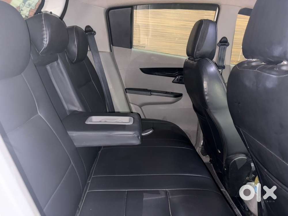 Mahindra Kuv100 Nxt Petrol 2016