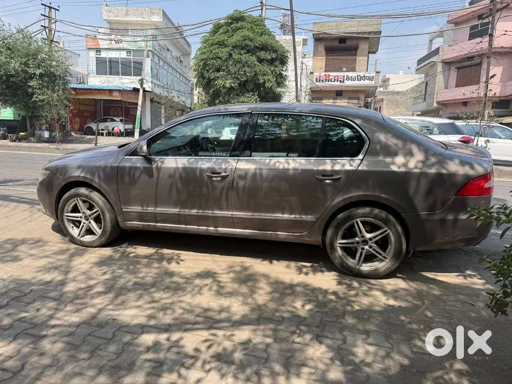 Alloy Tyre Passing 5 Month Sunroof Music System