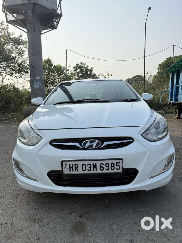 Hyundai Fluidic Verna 1.6 Vtvt Sx, 2011, Petrol