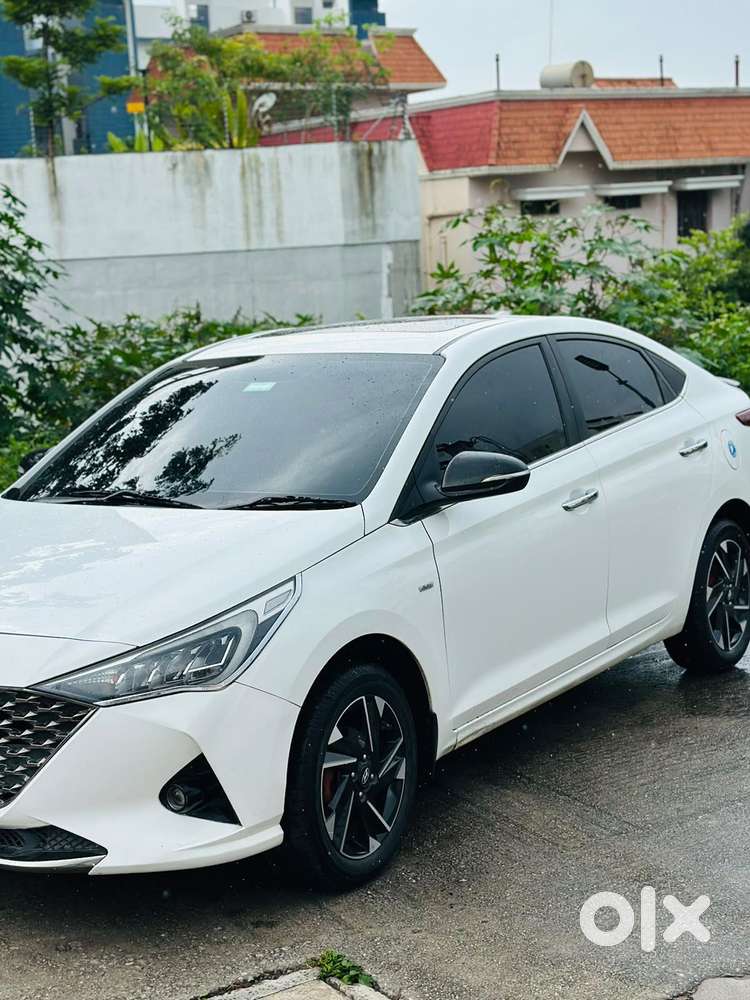 Hyundai Verna 1.5 Sx (o) Ivt, 2022, Petrol