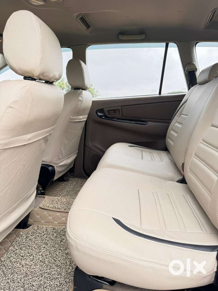 Toyota Innova 2.5 G (diesel) 8 Seater, 2016, Diesel