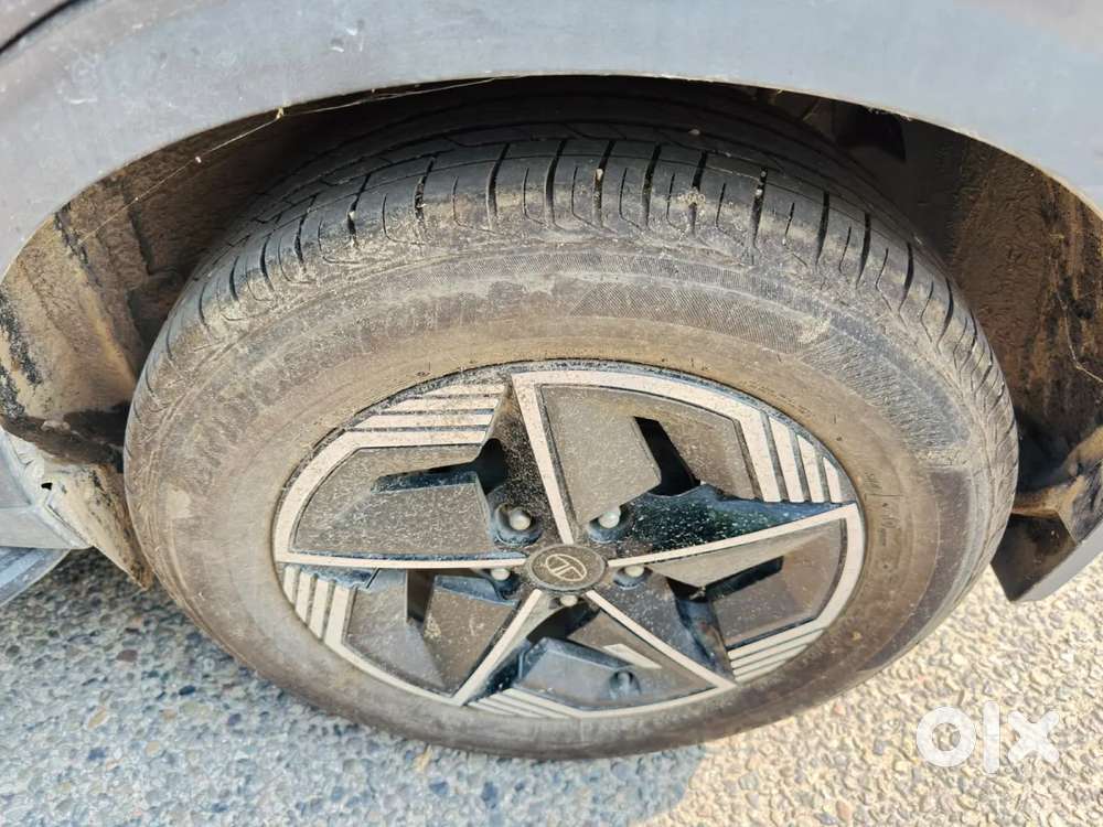 Tata Nexon, 2023, Petrol