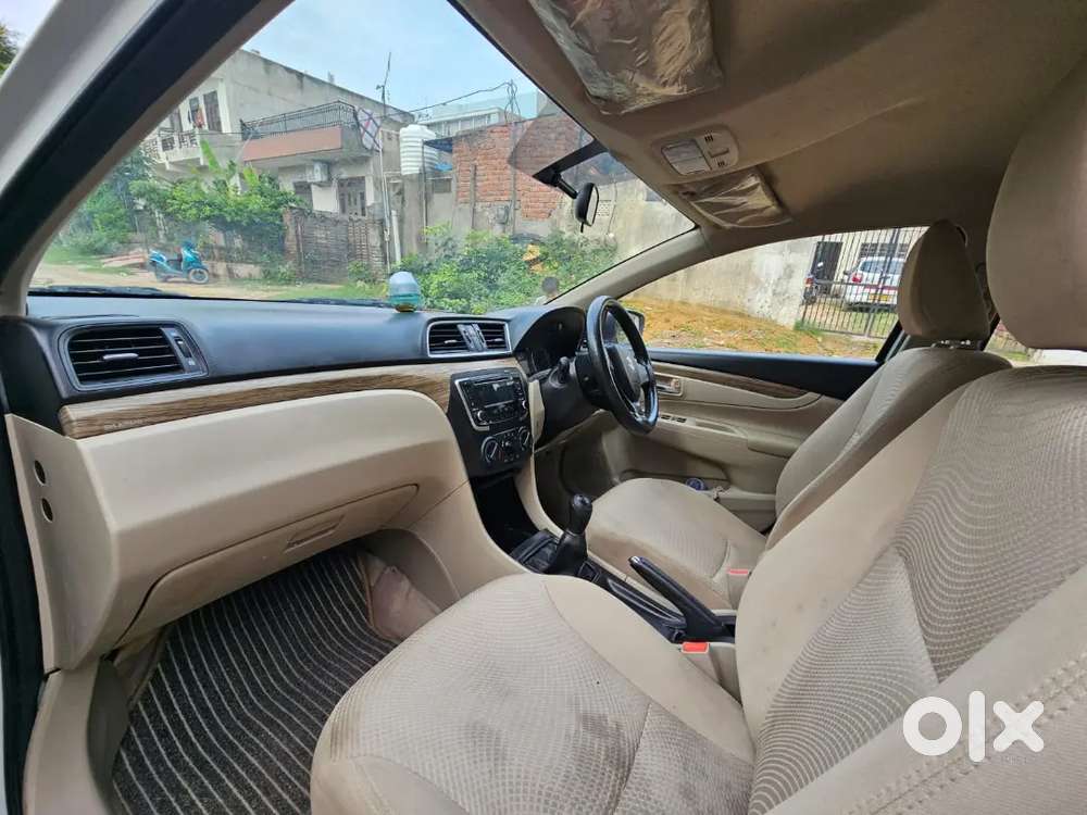 Maruti Suzuki Ciaz Sigma Petrol 2023 1st Owner Running 40000