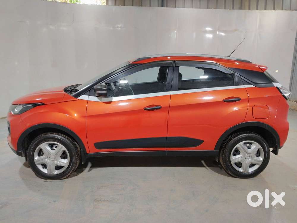 Tata Nexon 1.2 Revotron Xma Amt (s), 2022, Petrol