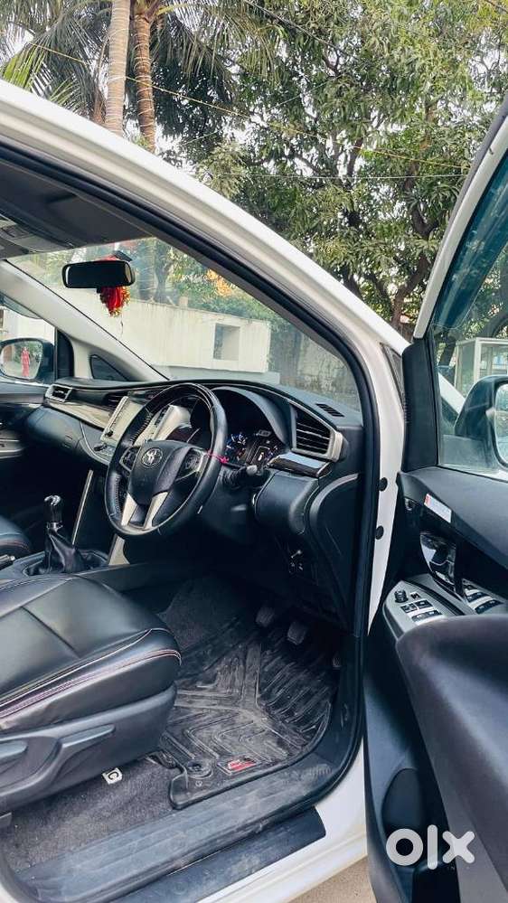 Toyota Innova Crysta [2020-ongoing] 2.4 Vx 8 Str, 2022, Diesel