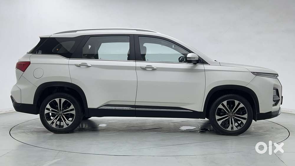 Mg Hector Plus Sharp Pro 1.5 Turbo Petrol Mt 6 Str, 2023, Petrol