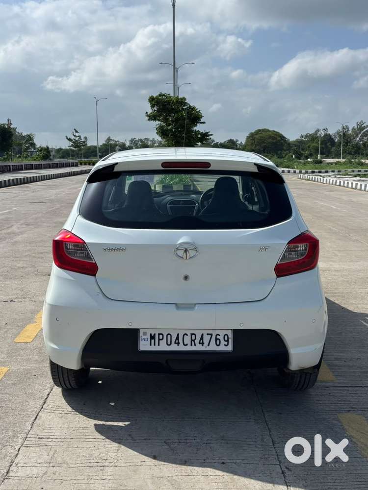 Tata Tiago 1.2 Revotron Xt (o), 2016, Petrol