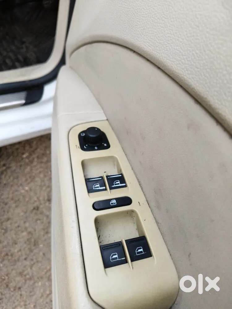 16 Feet Skoda Superb 7 Speed Gearbox Sunroof  Elegance 1.8 Tsi  1800cc