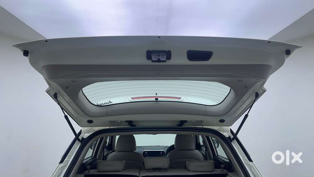 Mahindra Xuv300 W8 (o) 1.5 Diesel Amt, 2021, Diesel