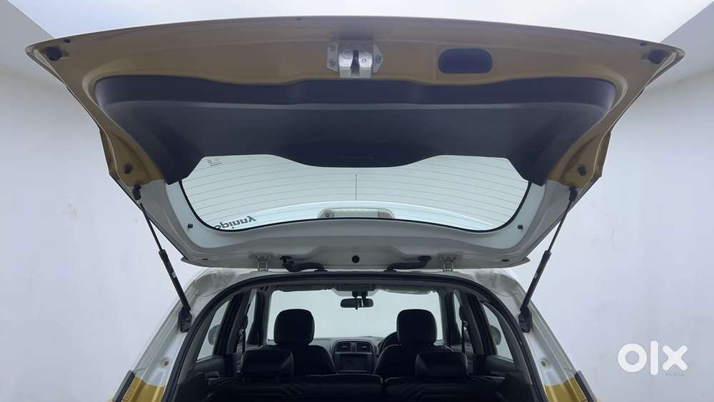 Maruti Suzuki Vitara Brezza Zdi+ Dual Tone Mt, 2017, Diesel