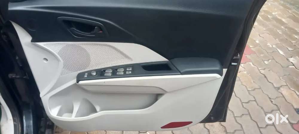 Mahindra Xuv300 2022 Petrol