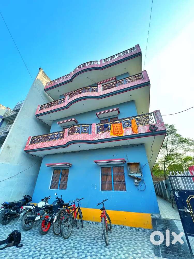 Independent room with attached kitchen and washroom near seer gate.