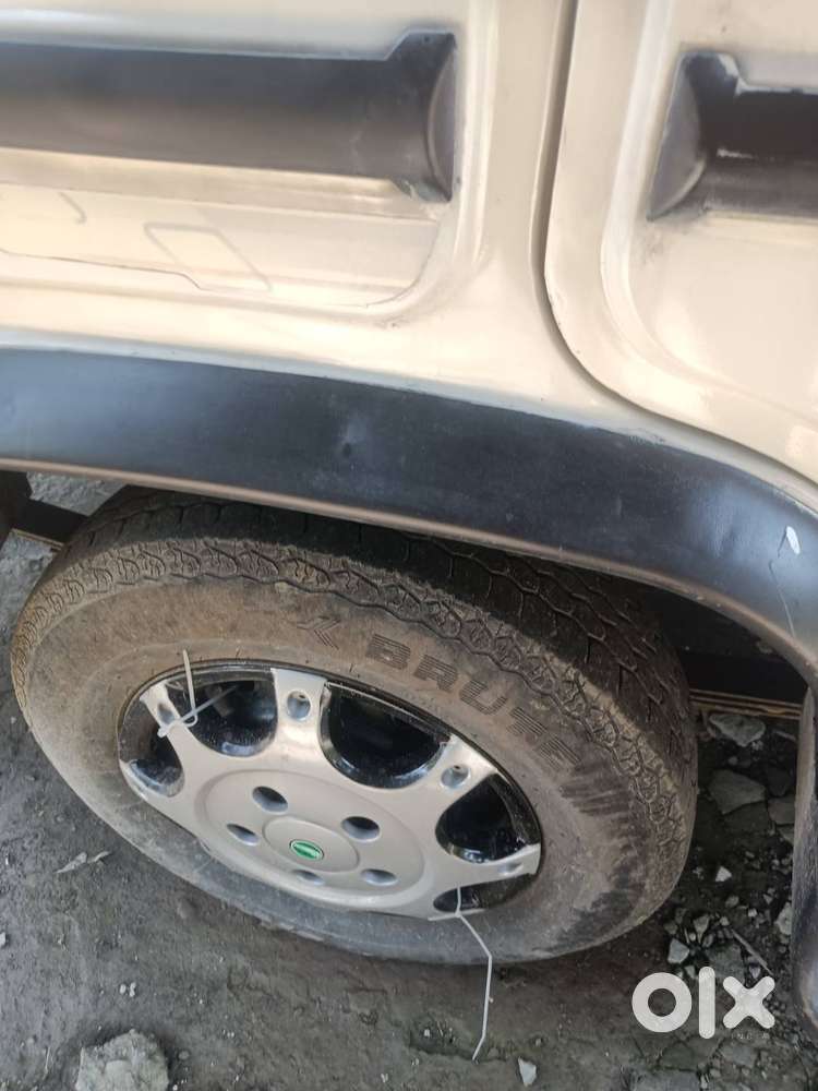 Bolero 9seater 2012-october