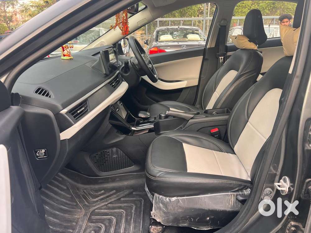 Tata Nexon, 2023, Petrol
