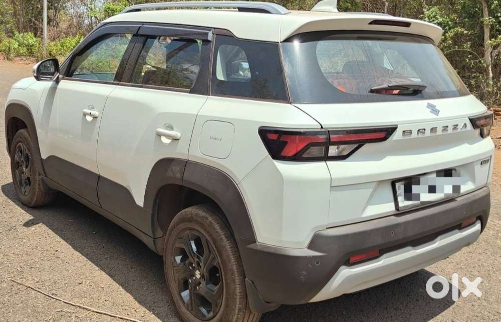 Maruti Suzuki Brezza 1.5 Zxi Smart Hybrid, 2024, Petrol