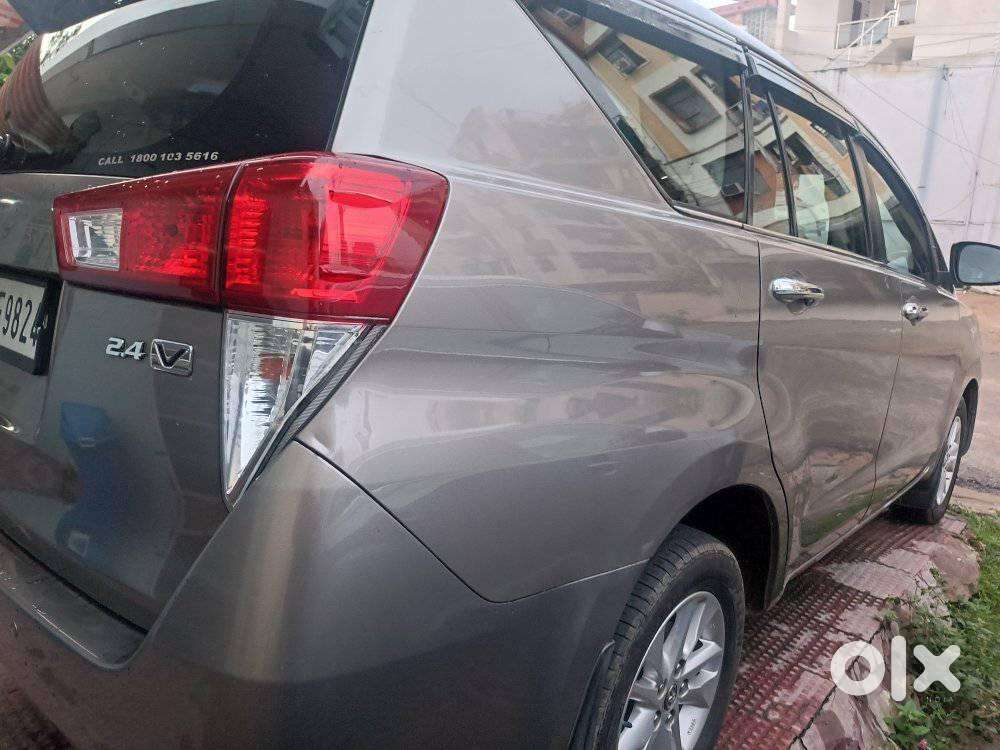 Toyota Innova Crysta 2.4 V 7 Str, 2017, Diesel