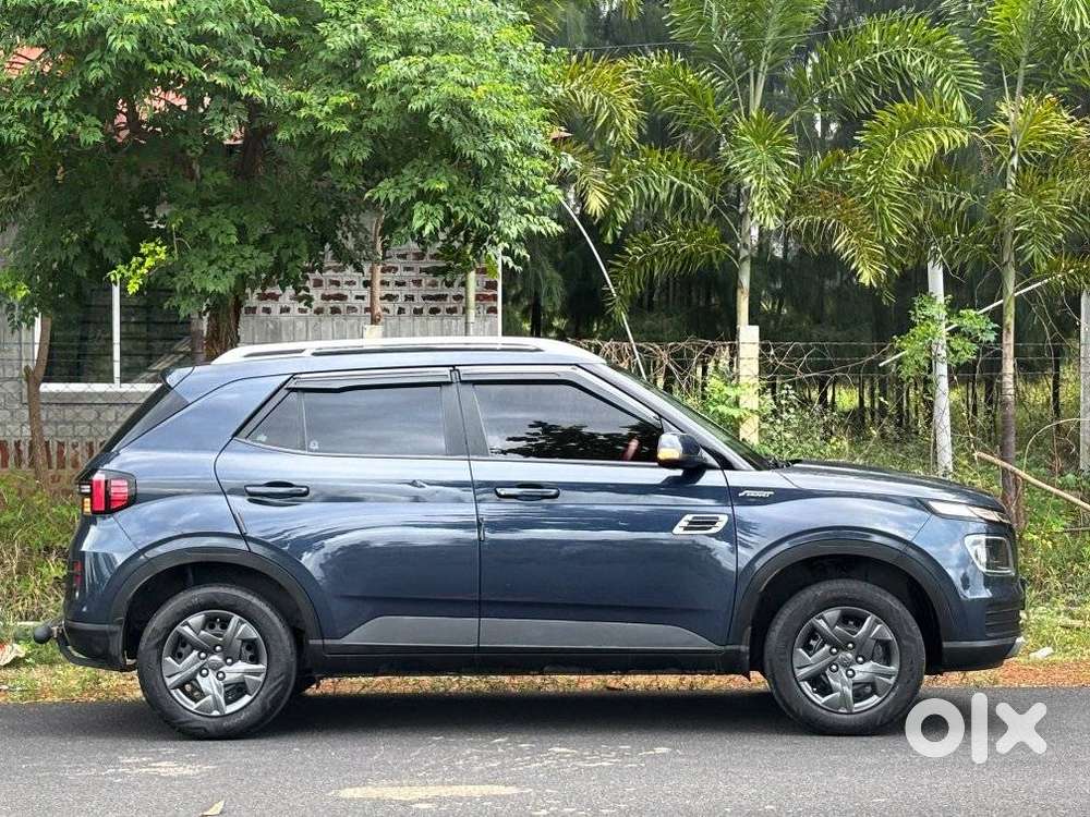Hyundai Venue, 2023, Petrol