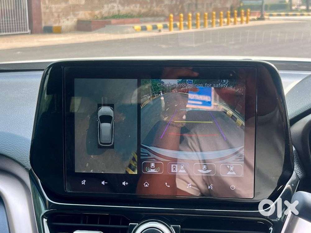 Maruti Suzuki Grand Vitara 1.5 Alpha Plus Intelligent Hybrid Ecvt, 2..