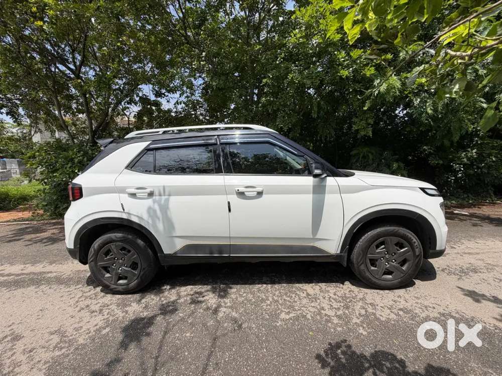 Hyundai Venue 1.2 2024 Manual Petrol