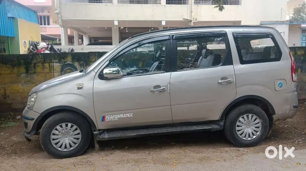 Mahindra Xylo 2012