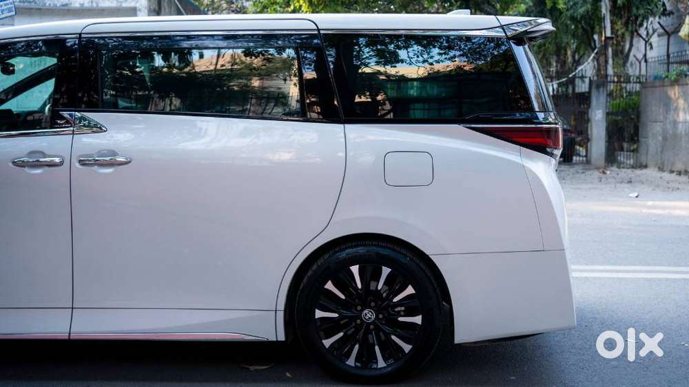 Toyota Vellfire Vip – Executive Lounge, 2024, Petrol