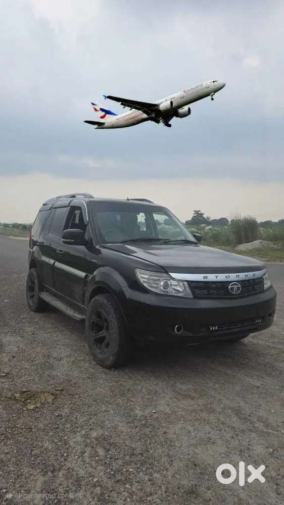 Tata Safari Storme December 2016 Ex (black Colour)