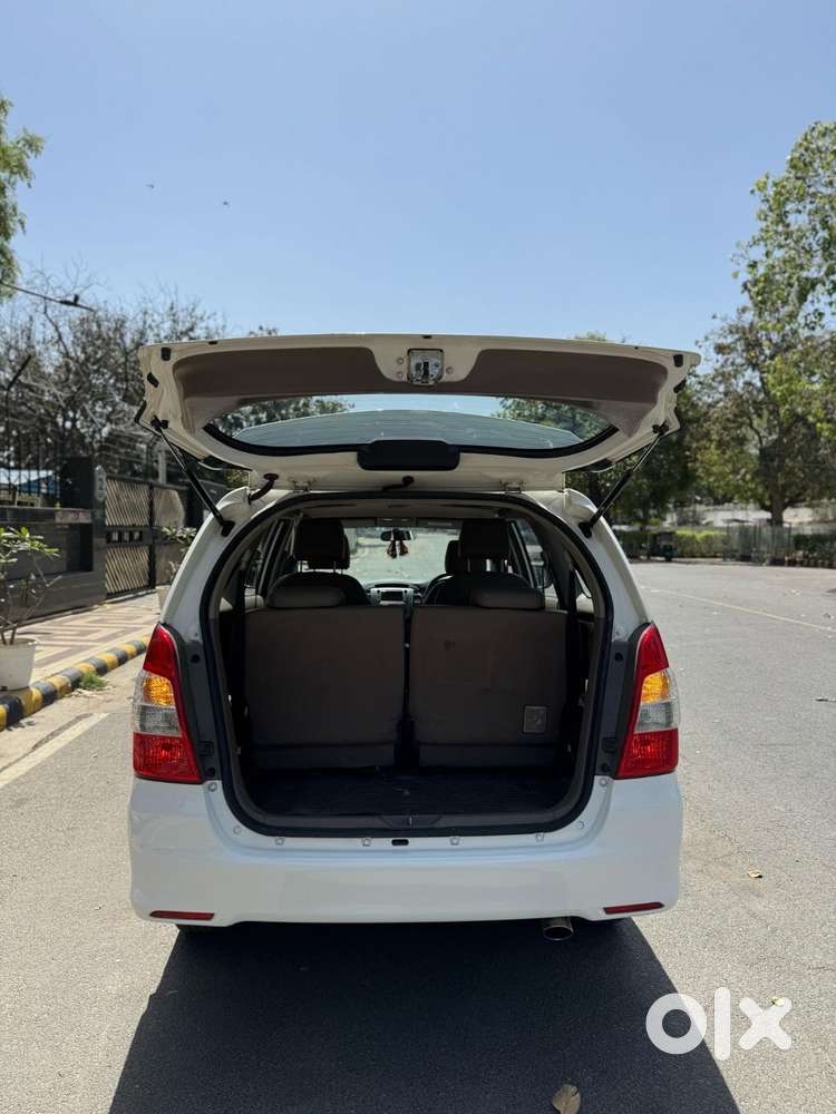 Toyota Innova 2.5 Zx 7 Str Bs-iv, 2015, Diesel