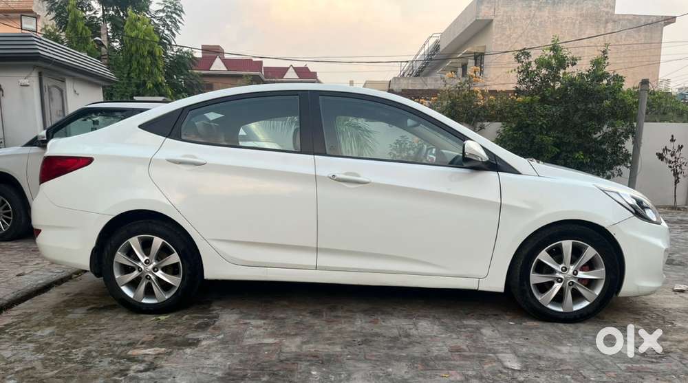 Hyundai Fluidic Verna December 2011 Diesel 180000 Km Driven