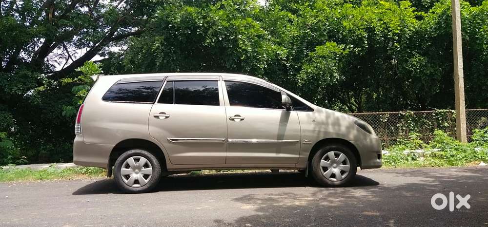 Toyota Innova 2.5 G (diesel) 8 Seater, 2011, Diesel