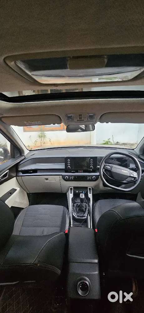 Kia Carens Clavis 2025 Petrol 14000 Km Driven