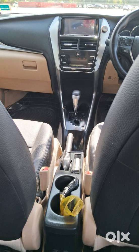 Toyota Yaris G Cvt, 2022, Petrol