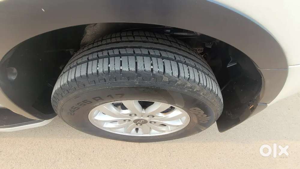 Mahindra Xuv500 W9(sun Roof)– Excellent Condition  2017 Model