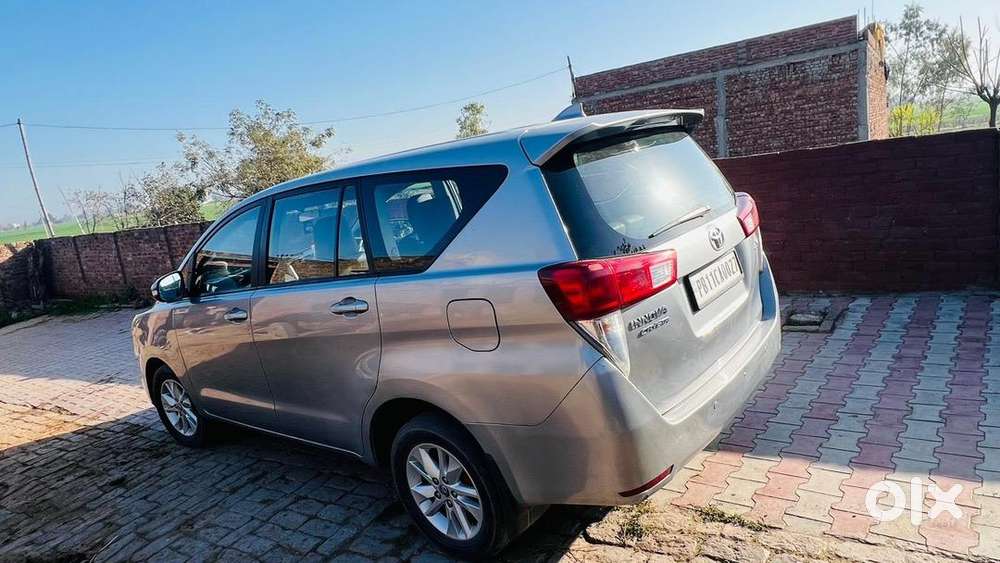 Toyota Innova Crysta 2017 Diesel Well Maintained