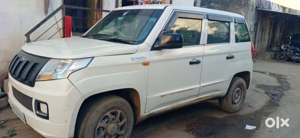 Mahindra Tuv 300 2018 Diesel 40000 Km Driven