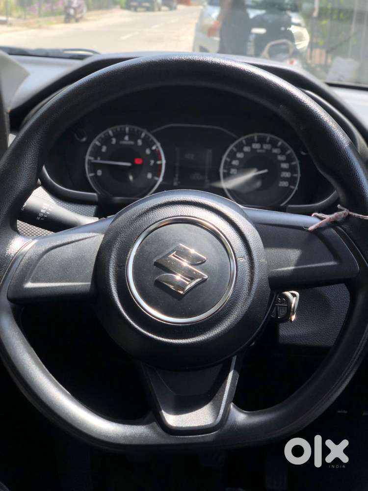 Maruti Suzuki Brezza 1.5 Lxi Smart Hybrid, 2025, Petrol