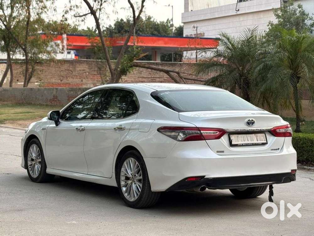 Toyota Camry Hybrid, 2020, Cng & Hybrids
