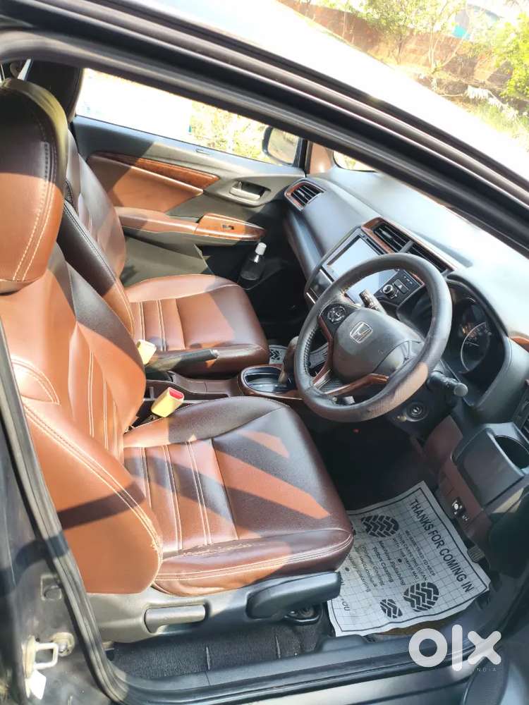 Honda Jazz V Automatic Dec-2017 Cng & Hybrids 62000 Km Driven