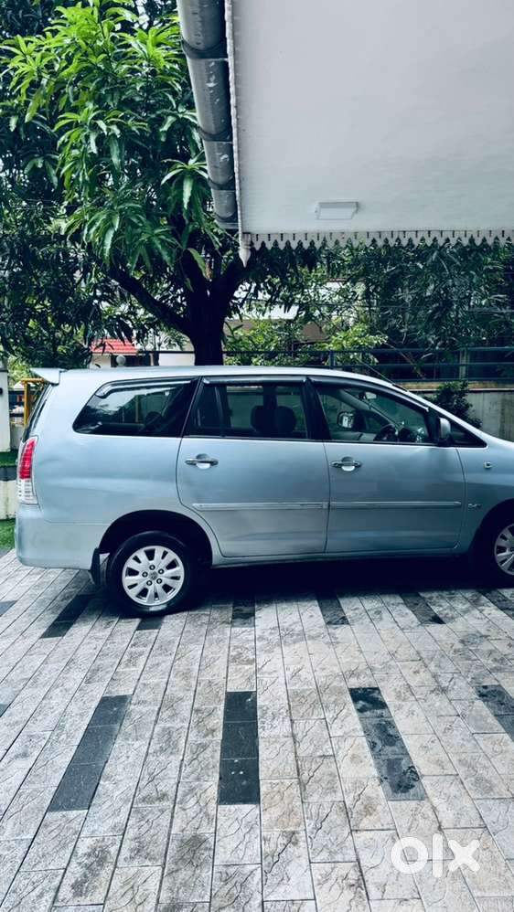 Toyota Innova 2009 Diesel 100010 Km Driven