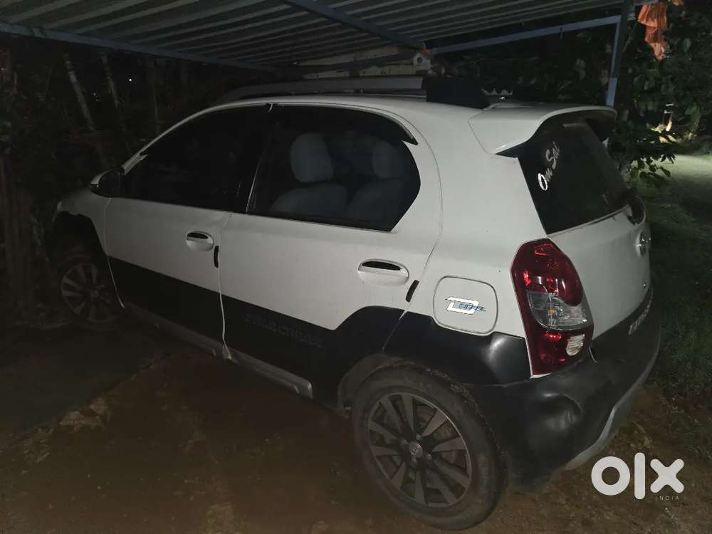 Toyota Etios Cross 2015