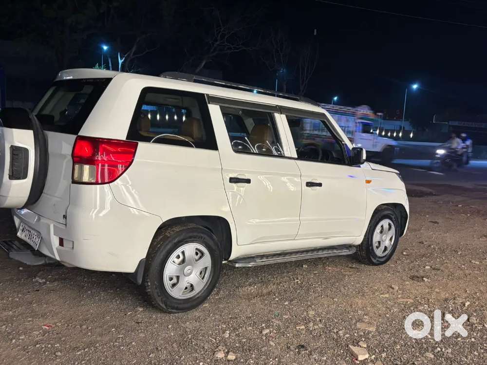 Mahindra Tuv 300 2019 8+1