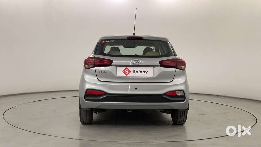 Hyundai Elite I20 1.2magna Executive At, 2018, Petrol