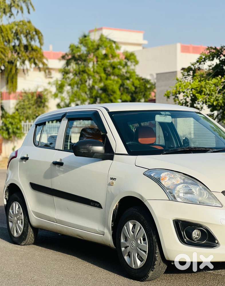 Maruti Suzuki Swift Lxi Optional-o, 2017, Petrol