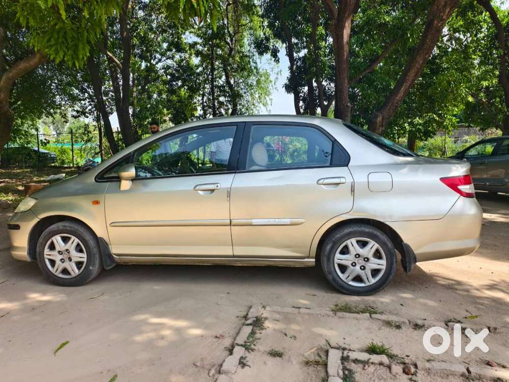 Honda City Zx 2005 Petrol Well Maintained
