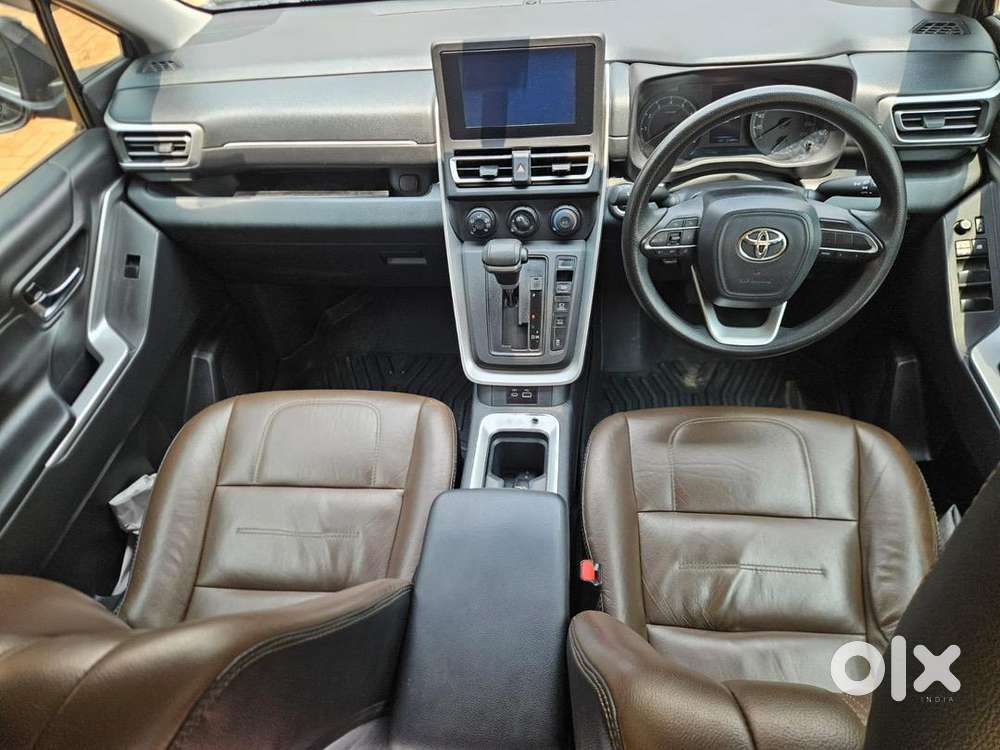 Toyota Innova Hycross 2023 Petrol 23400 Km Driven