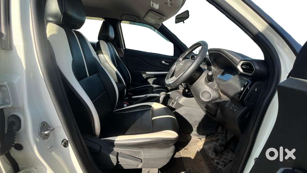 Nissan Magnite 1.0 Xv Premium Turbo (o) Dual Tone, 2022, Petrol