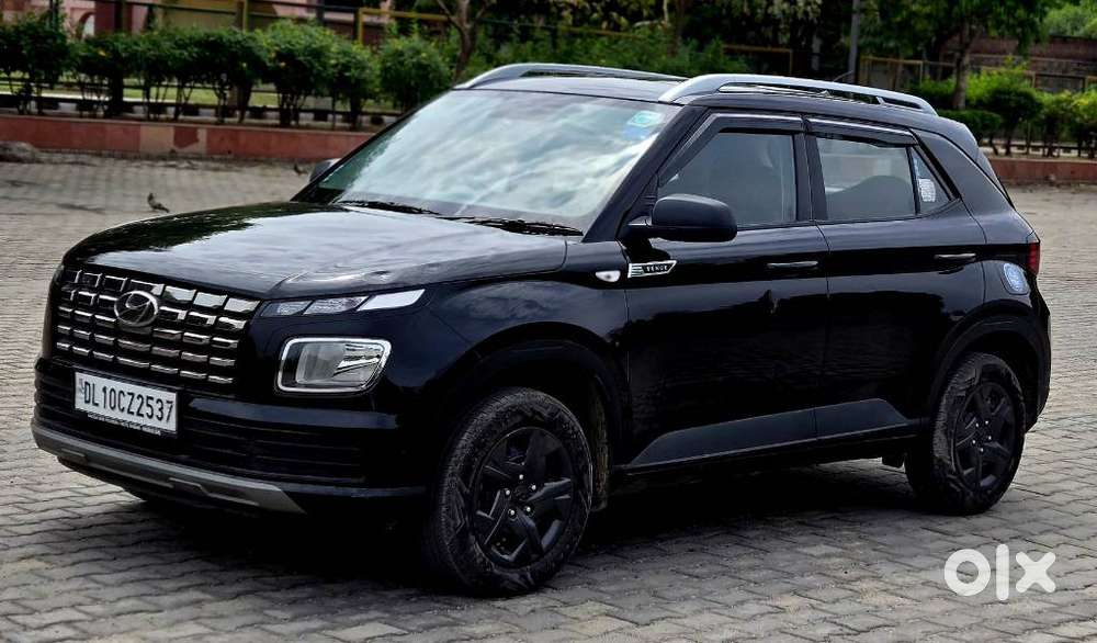 Hyundai Venue [2022-ongoing] 1.2 E, 2025, Petrol