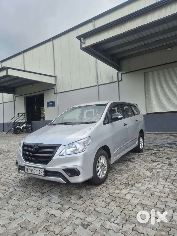Toyota Innova V 2014