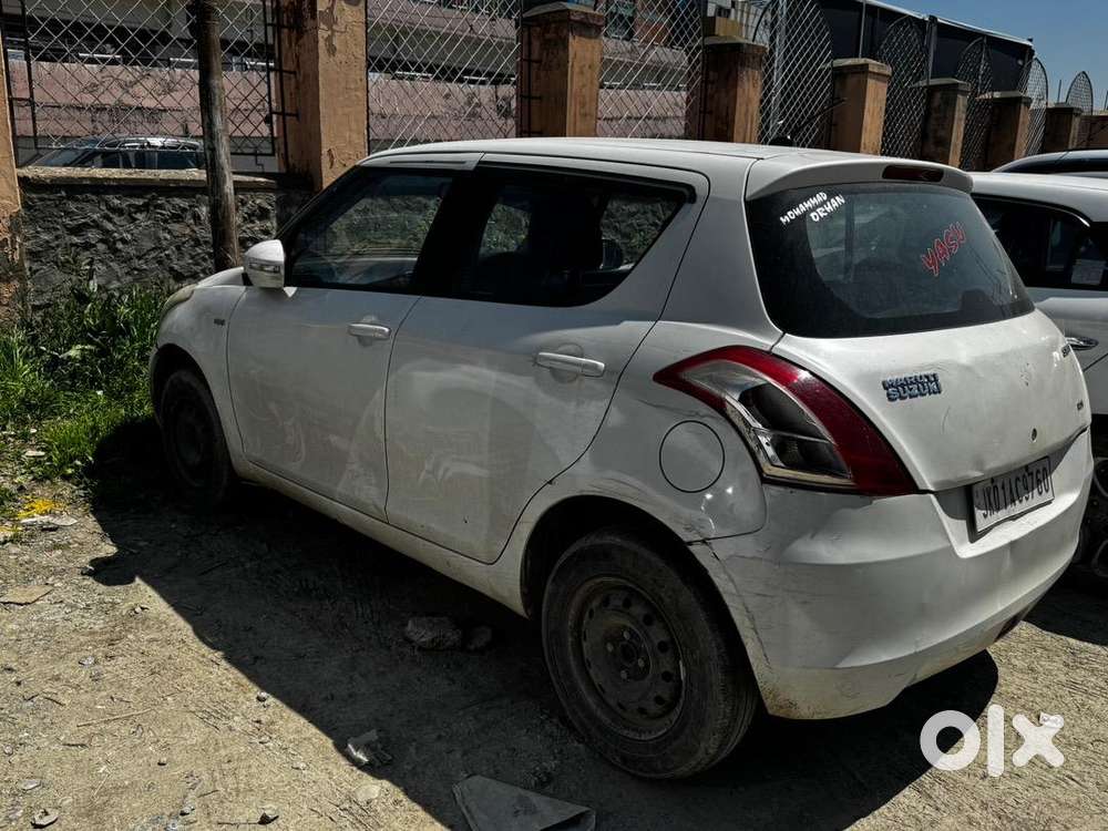 Maruti Suzuki Swift 2016 Diesel 121000 Km Driven