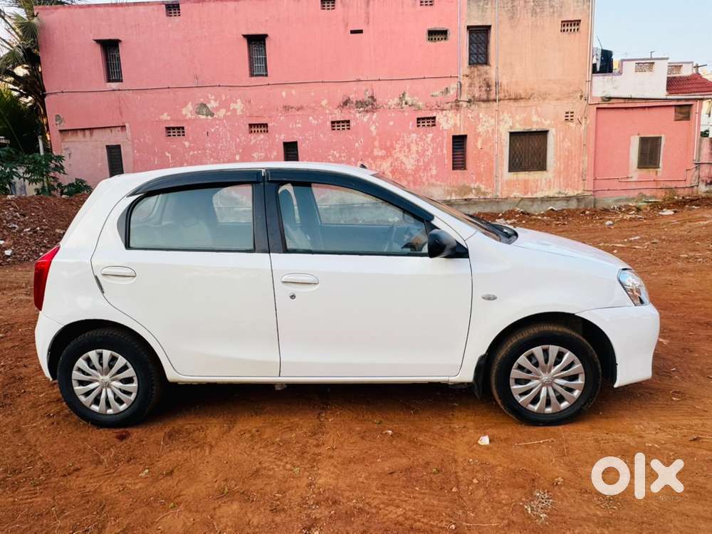Toyota Etios Liva 2011 Petrol Well Maintained