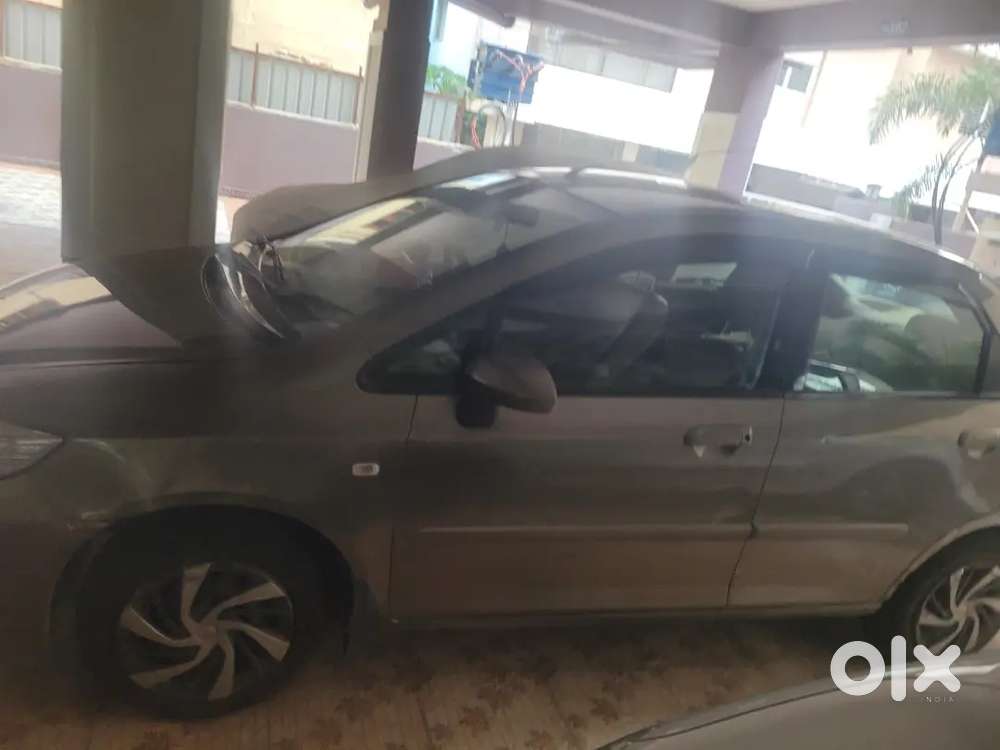 Honda City Zx 2006 Petrol Well Maintained.